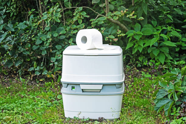 Best Luxury portable toilet rental  in Bakersfield, CA